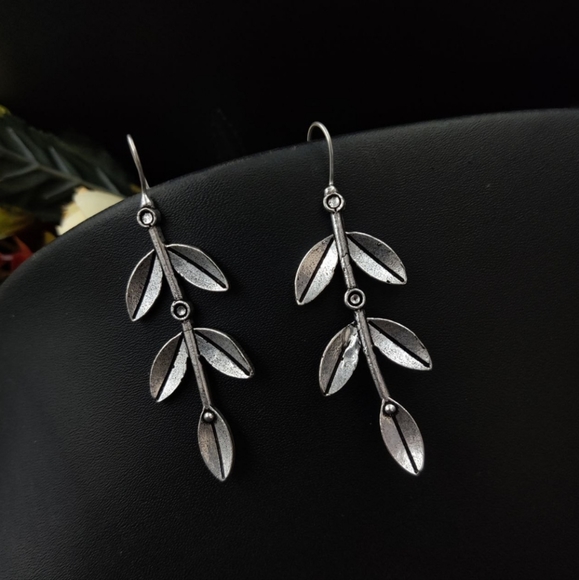 EARRINGS - Picture 3 of 5